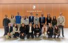 El embajador Omar Obaid Alshamsi, junto a estudiantes del grado de Relaciones Internacionales de la Universidad de Navarra
