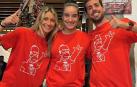 Elena Valej, Maite Valero y Jabi Gallego, durante la comida del equipo
