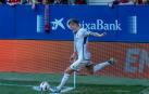 Kroos lanza un córner en El Sadar