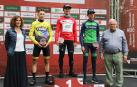 UN NAVARRO, 27 AÑOS DESPUÉS.  Hugo Aznar, en el centro y con maillot rojo, sucedió a Chente García como ganador navarro