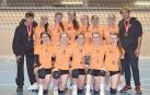 Yago Álvarez (técnico), Carlota Coronado, Uxue Larumbe, Anne Murugarren,Alaitz Sola, Jana Mansilla, Sara Manrique, Koldo Andueza (entrenador). Delante Izarbe Ramos, Ainhoa Abadia, Alba Pérez, Alba Zandio, Anne Zandio