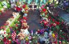 Flores en la tumba de Elvis Presley en Graceland