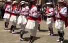 Cerca de las dos de la tarde han bailado en la entrada de la catedral