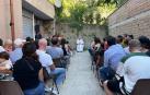 El papa Francisco durante la reunión con vecinos de un barrio de Roma
