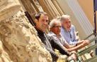 Aritz Ibáñez, director de Duguna, Ángel Arana Seguín, presidente de Duguna, y el alcalde Joseba Asiron, en el balcón del ayuntamiento este martes