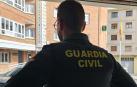 Un agente en el puesto de la Guardia Civil de Estella