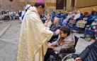 El arzobispo Florencio Roselló imparte la unción de enfermos en la última misa de la peregrinación a Lourdes
