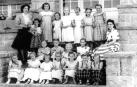 Un grupo de niñas austriacas, en las Damas Apostólicas de Pamplona antes de que las recogieran las familias de acogida. En primera fila, tercera por la derecha, Gisela Krispel