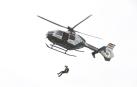Fotos de la I Jornada de Seguridad en la Montaña del GREIM en Pamplona y de la exhibición de rescate con helicóptero. /