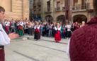 Pasillo en la plaza de los Fueros en homenaje a Salvador Martínez Gárate