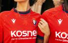 Osasuna presenta la nueva camiseta, diseño de Macron, que ya se puede comprar en la tienda del club