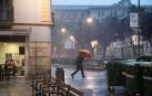 Instante de la tormenta que ha caído este viernes en Pamplona