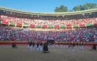 El tendido entona el 'No te vayas de Navarra' minutos antes del primer encierro