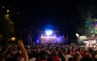 Público asistente al concierto de Puro Relajo en Antoniutti en San Fermín