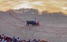 El torero madrileño, muy querido en Pamplona, le ha arrancado buenos muletazos al primero de su lote