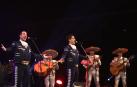 David (izquierda) y Mikel Artuch Unzué y los músicos del Mariachi, en el concierto que ofrecieron el pasado diciembre en el Navarra Arena