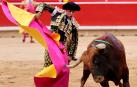 l venezolano Colombo realizó un vistoso quite por navarras en el tercer toro de la tarde