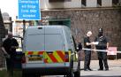 Agentes de Policía en el lugar del hallazgo en Bristol