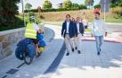 Las autoridades durante la visita al carril bici que une Pamlpona con Zizur Mayor