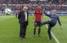 Joaquín Jordana hizo un saque de honor en El Sadar en 2017