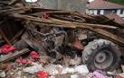 El hórreo se desplomó sobre el tractor