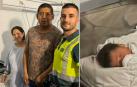 Los padres de la pequeña, junto a uno de los agentes de la Guardia Civil, y la pequeña recién nacida