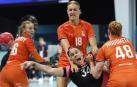 Un lance del partido Países Bajos-España en el torneo olímpico de balonmano de París 2024