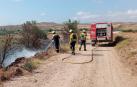 Bomberos extinguiendo un incendio en Lodosa
