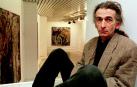 El pintor guipuzcoano, Juan Luis Goenaga, durante una exposición en Pamplona en 1998