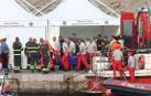 Rescate de los cadáveres recuperados del interior del yate hundido el pasado lunes frente a las costas de Sicilia