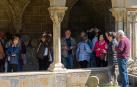 Visitantes en el claustro de San Pedro de la Rúa, esta pasada primavera