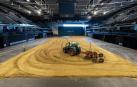 Vídeo con la transformación del Navarra Arena en pista ecuestre