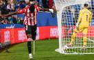 El delantero del Athletic Club, Nico Williams, celebra el segundo gol del equipo bilbaino
