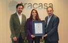 De izquierda a derecha, Emilio Rubio, responsable de Seguridad de la Información de Tracasa Global; Mar González, consejera delegada de Tracasa Global; y Michel Lumbreras, director de AENOR en Navarra y La Rioja