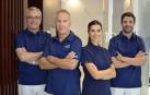 Profesionales de Clínica Bustillo & López. De izquierda a derecha, Dr. Carlos Colás, Dr. Bustillo, Dra. López y Dr. Lera