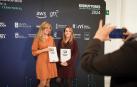 Nerea Larrea y Elvira Villafranca, integrantes de TracasaWomenTIC, durante la entrega de premios