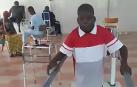 El niño Charles Asare, durante el proceso de rehabilitación