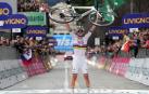 Pogacar celebra su cuarta victoria consecutiva en la clásica Il Lombardía