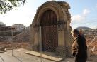 Vista de la puerta de la iglesia de las Redentoristas en Burlada, que seguirá en pie