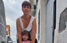 Patricia Pérez con su hija, ambas de Pamplona.