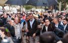 Momentos de tensión en la visita de los reyes, Sánchez y Mazón a Paiporta, considerada 'zona cero' de la DANA.