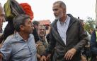Carlos Mazón, junto a Felipe VI, durante la accidentada visita a Paiporta