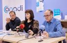 Desde la izda.: Humerto Pérez de Leiva, vicepresidente; Cristina Azagra, gerente; y Juantxo Remón, presidente de la asociación Anadi, durante la rueda de prensa