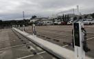 Cargadores instalados en un aparcamiento en el polígono de Landaben a la espera de recibir la autorización para engancharlos a la red eléctrica