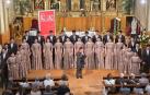 Suanplu Chorus, de Bangkok (Tailandia), en su actuación el pasado domingo en la iglesia de San Juan Evangelista, en Huarte