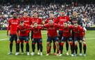 El once titular de Osasuna, antes del partido contra el Real Madrid.