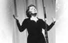 La cantante y actriz Edith Piaf