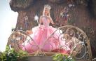 Ariana Grande en un fotograma de la película 'Wicked'