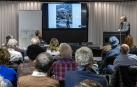 El arquitecto Javier Torrens explica el devenir de arquitecturas fascistas durante la presentación del acto de ayer en el COAVN