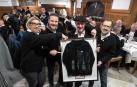 De izquierda a derecha: Icíar Les (concejala de Cultura), Alejandro Toquero (alcalde de Tudela), Luis González 'El Jabonero', y Emilio Garrido (presidente de la Orden del Volatín)